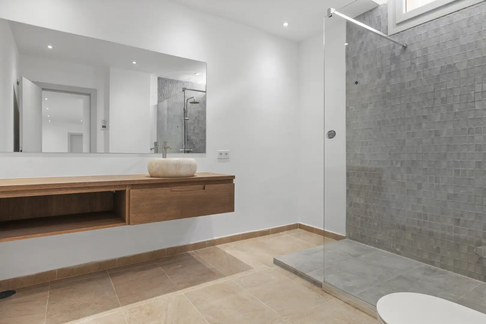Baño de Casa o chalet en venta en Marbella con Aire acondicionado, Jardín privado y Terraza