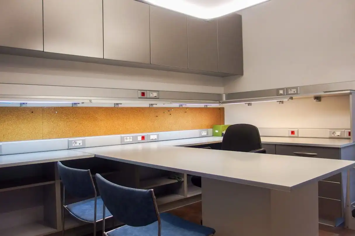 Büro zur Miete in Donostia - San Sebastián  mit Heizung und Möbliert