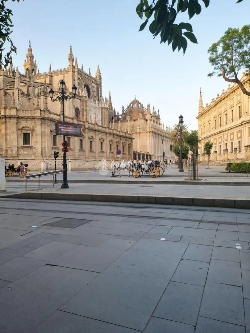 Vista exterior de Pis en venda en Sevilla amb Aire condicionat