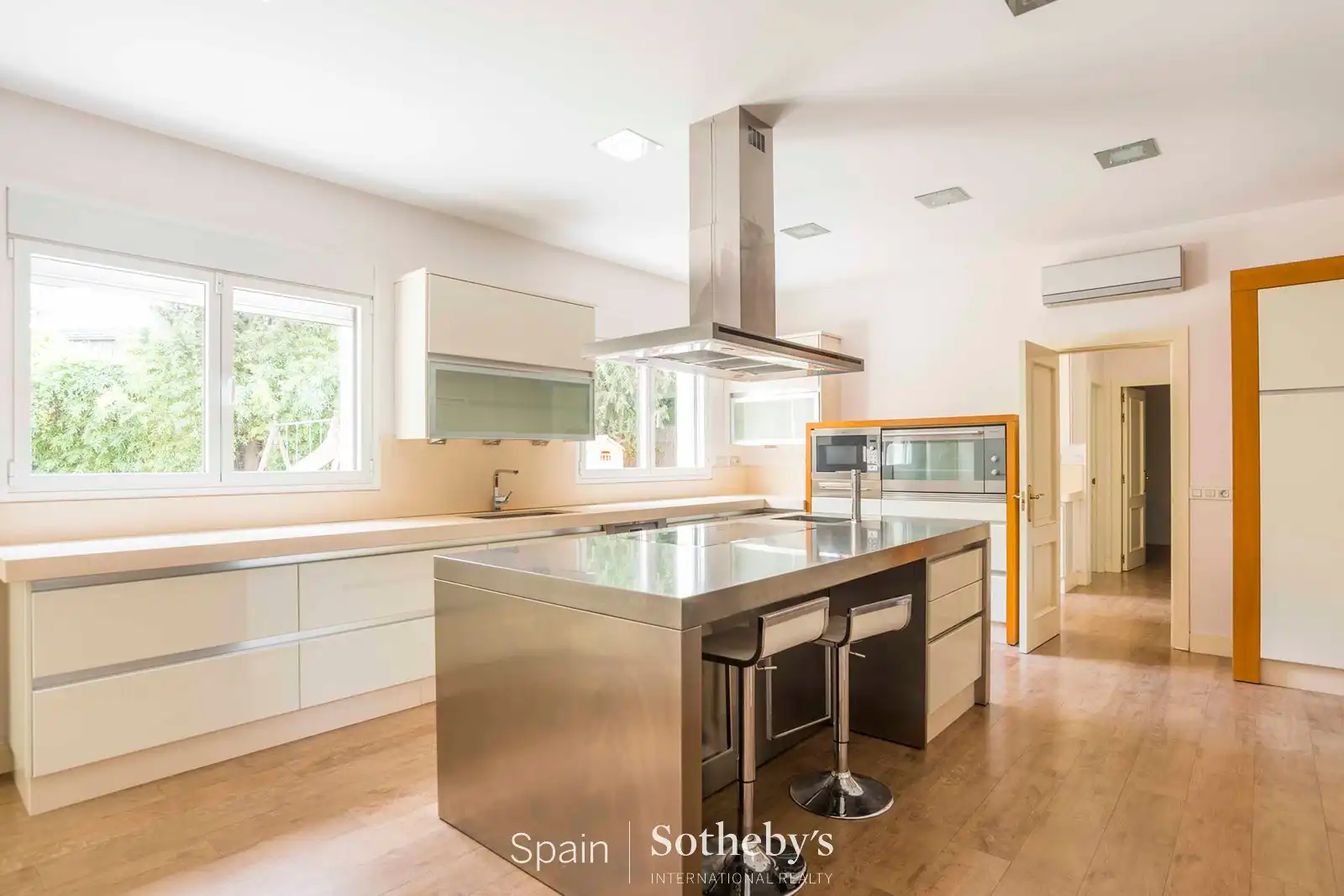 Cuina de Casa o xalet de lloguer en Madrid amb Aire condicionat, Calefacció i Terrassa