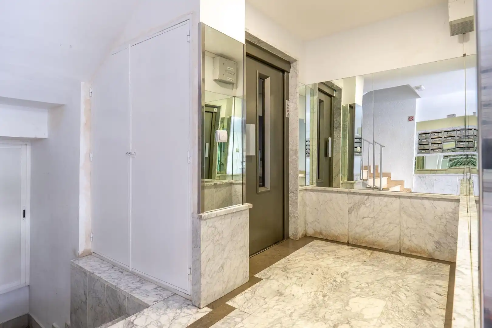 Flat for sale in Granada  with Air Conditioner and Heating