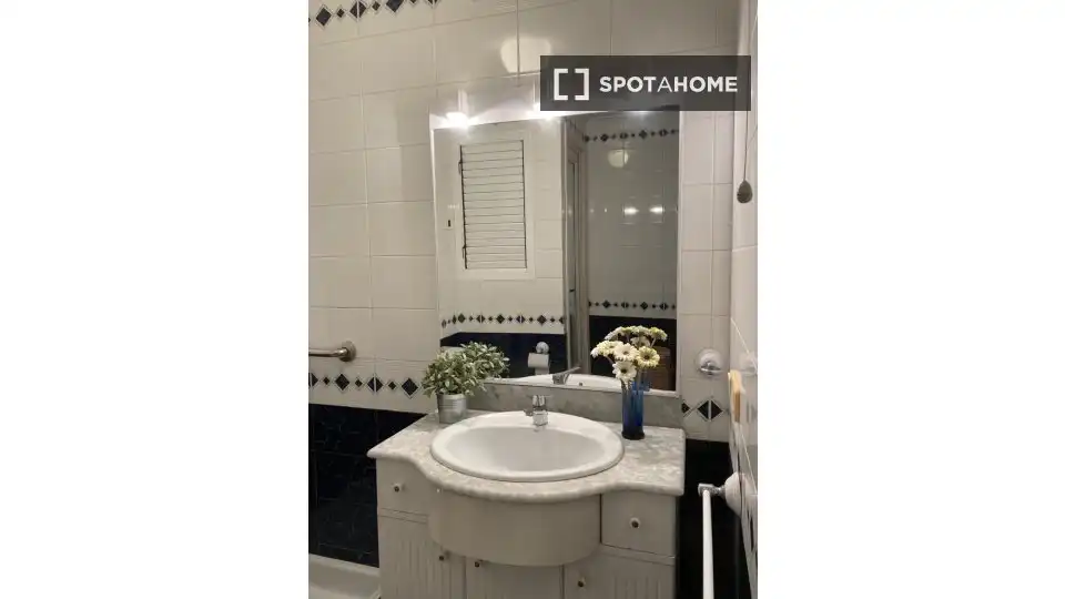 Bathroom of Flat for rent in Almussafes  with Air Conditioner, Heating and Furnished