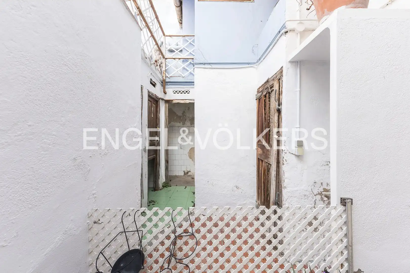 Balcony of Houses for sale in Barcelona  with Heating, Terrace and Storage room