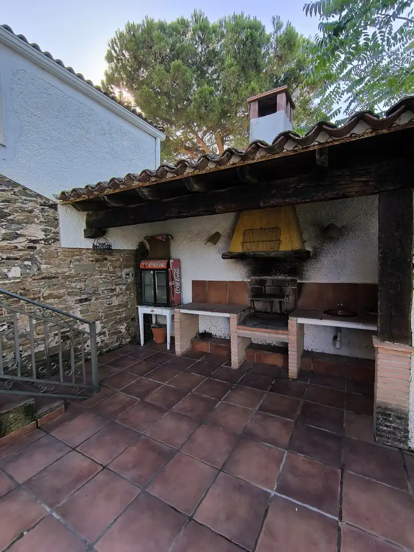 Casa o xalet en venda en Baños de la Encina amb Aire condicionat, Jardí privat i Terrassa