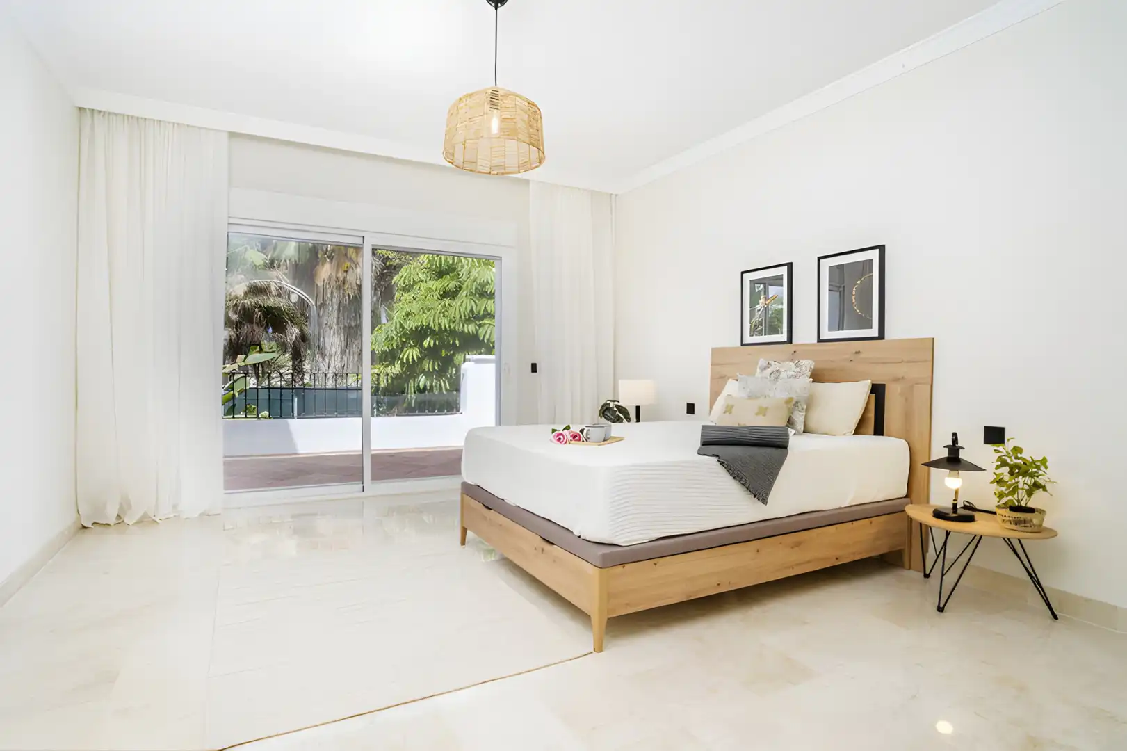 Habitación de Apartamento en venta en Marbella con Aire acondicionado, Terraza y Piscina