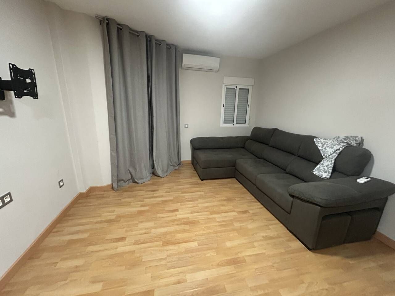 Dormitori de Pis en venda en Roquetas de Mar amb Parquet i Terrassa