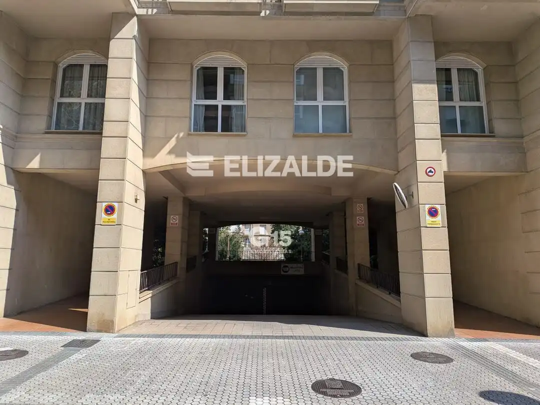 Parkplatz zum Verkauf in Vitoria-Gasteiz Kalea, imagen 3
