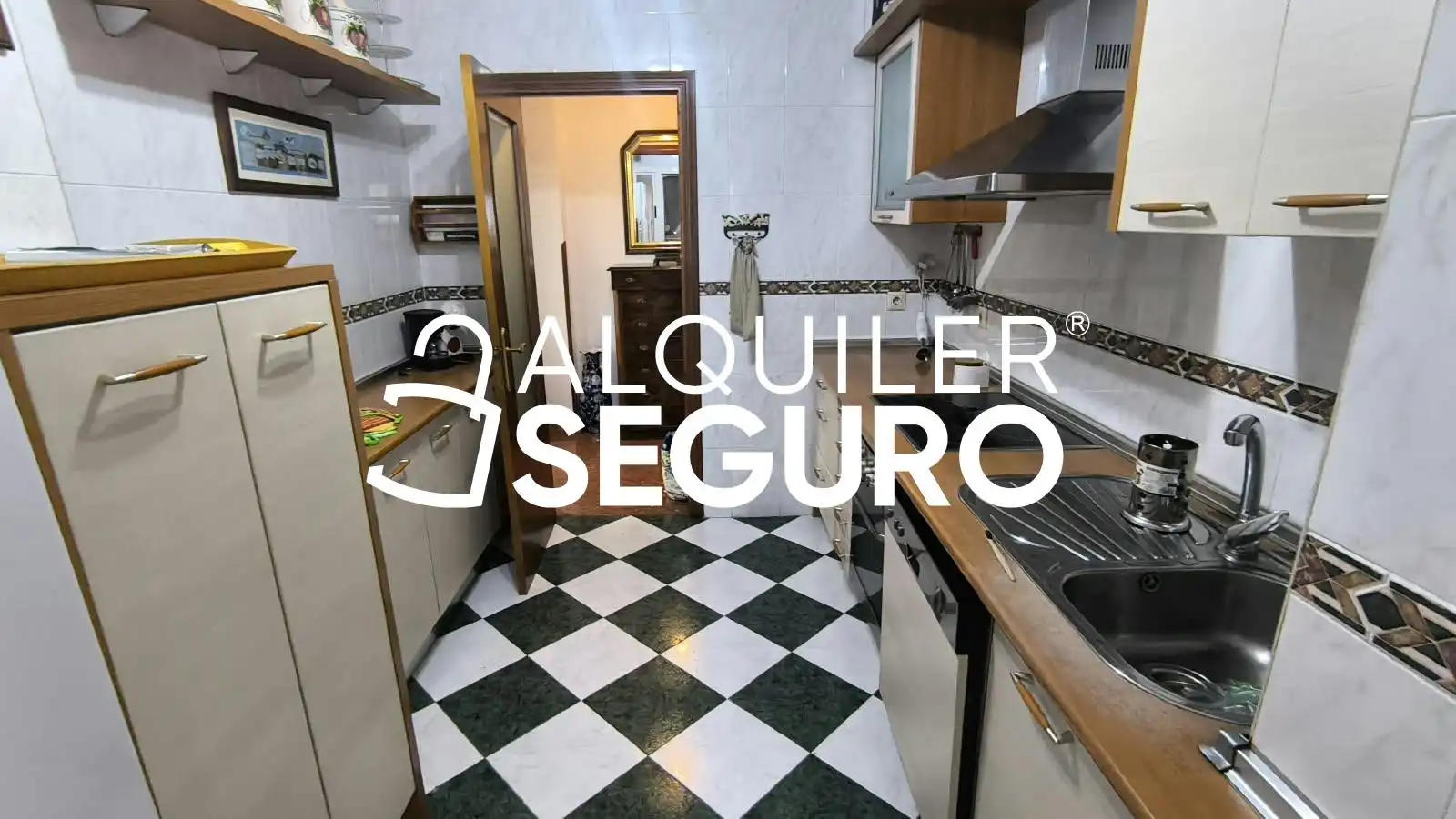 Flat with lift to rent in Sector triangulo