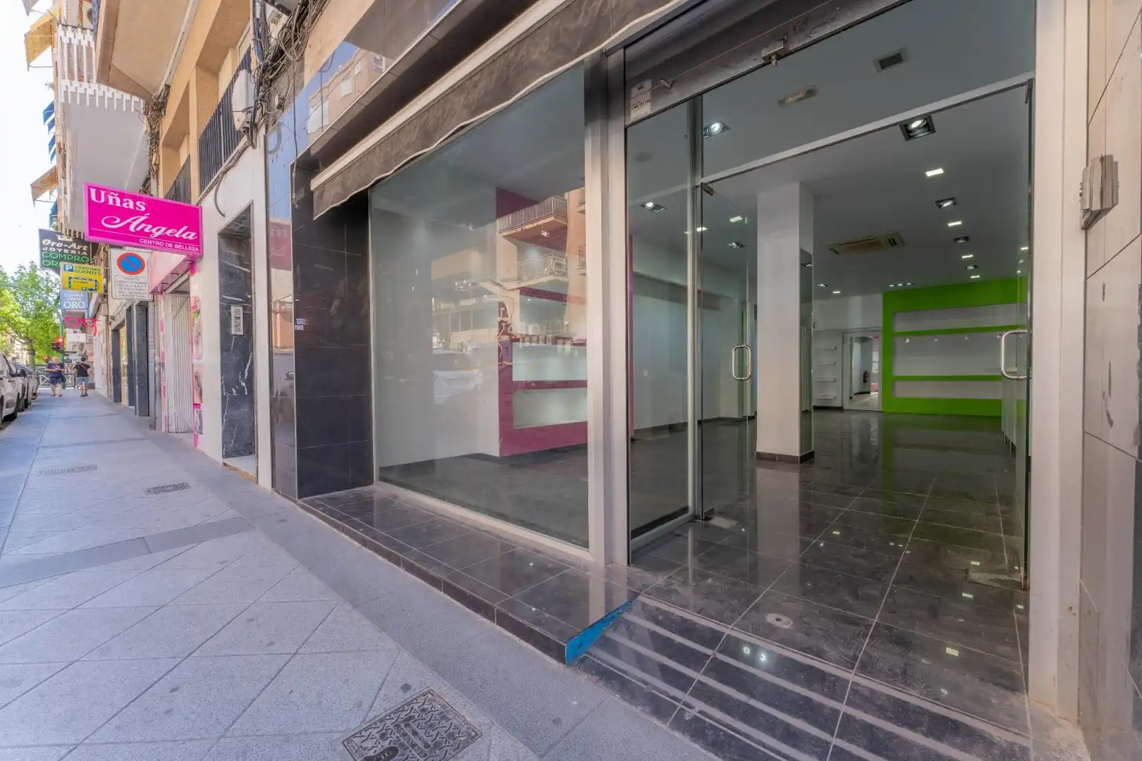 Local de alquiler en Elche / Elx con Aire acondicionado