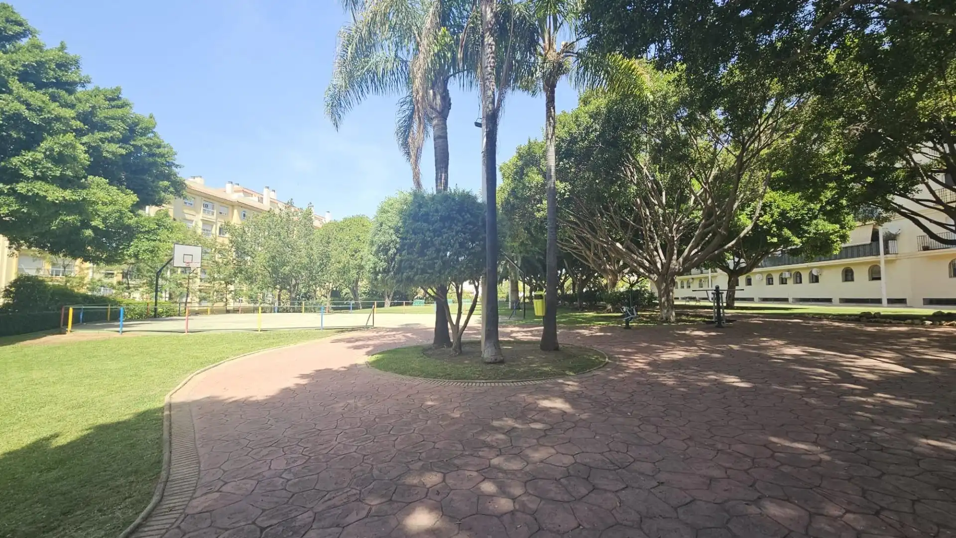 Vista exterior de Piso en venta en Fuengirola con Terraza y Balcón