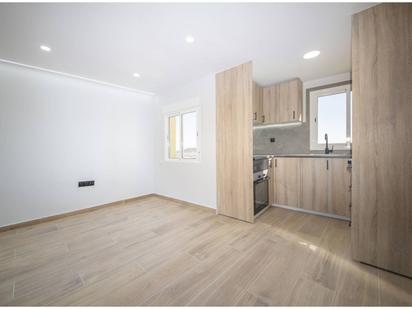 Cuina de Àtic en venda en  Barcelona Capital amb Aire condicionat, Parquet i Alarma
