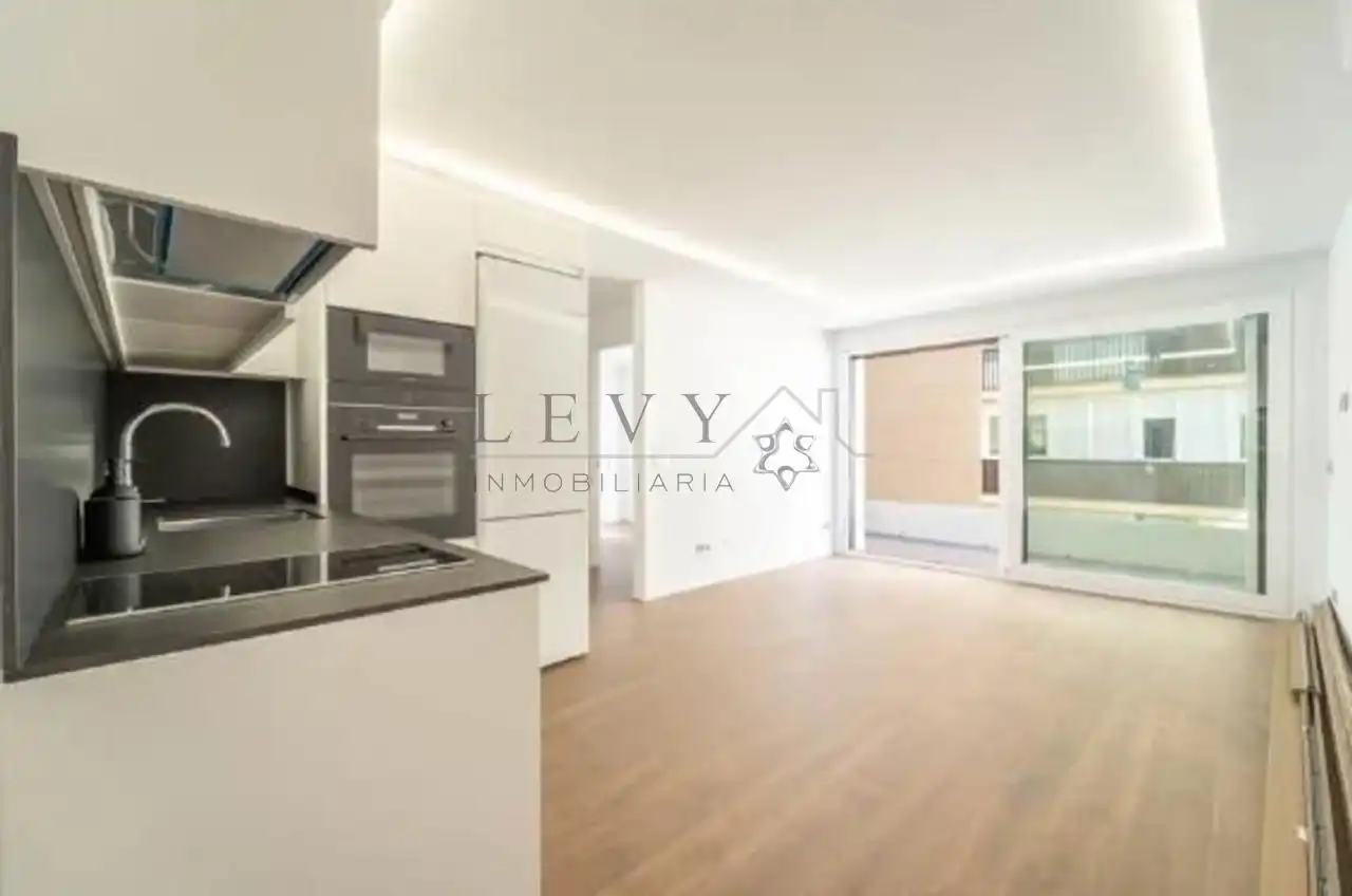 Vista exterior de Piso en venta en Málaga con Calefacción