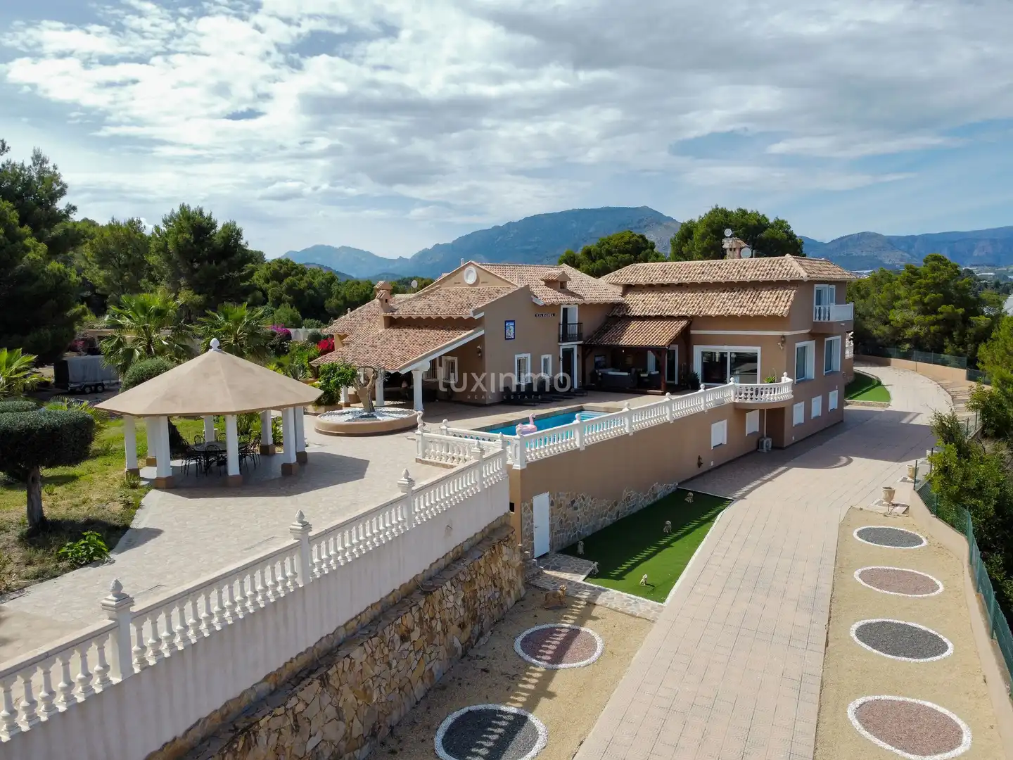 Villa mit Terrasse zum Verkauf in La Nucia Pueblo