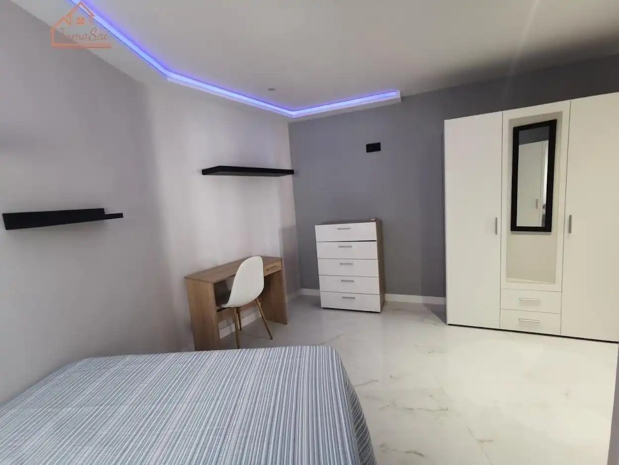 Schlafzimmer von Wohnung zur Miete in Madrid mit Klimaanlage, Heizung und Möbliert