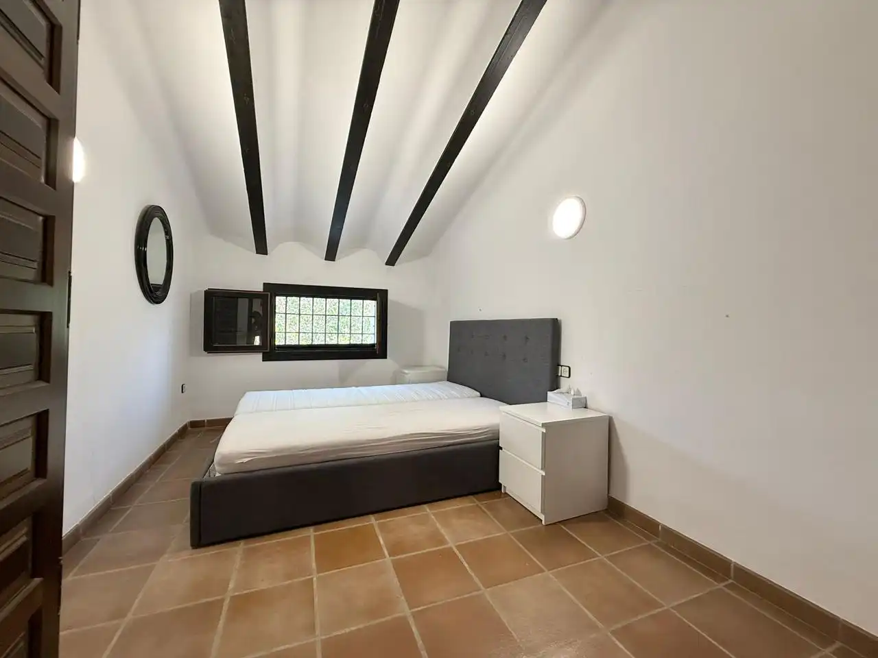 Habitación de Finca rústica en venta en Teruel con Calefacción, Jardín privado y Terraza