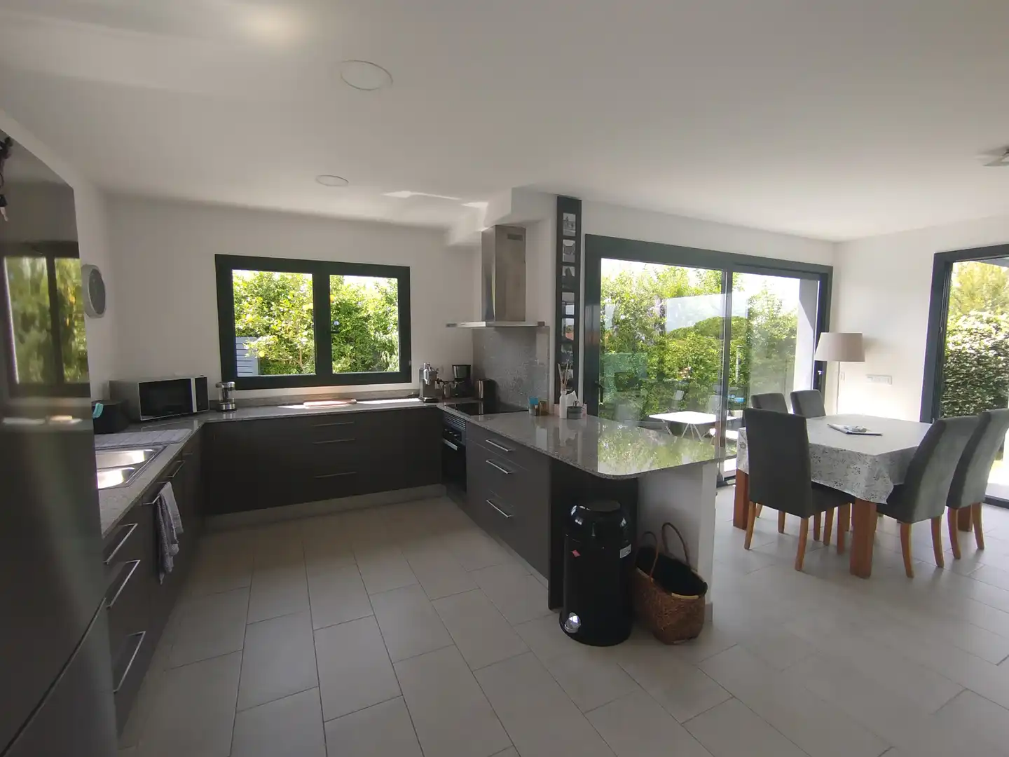 Cocina de Casa o chalet en venta en L'Escala con Aire acondicionado, Calefacción y Jardín privado