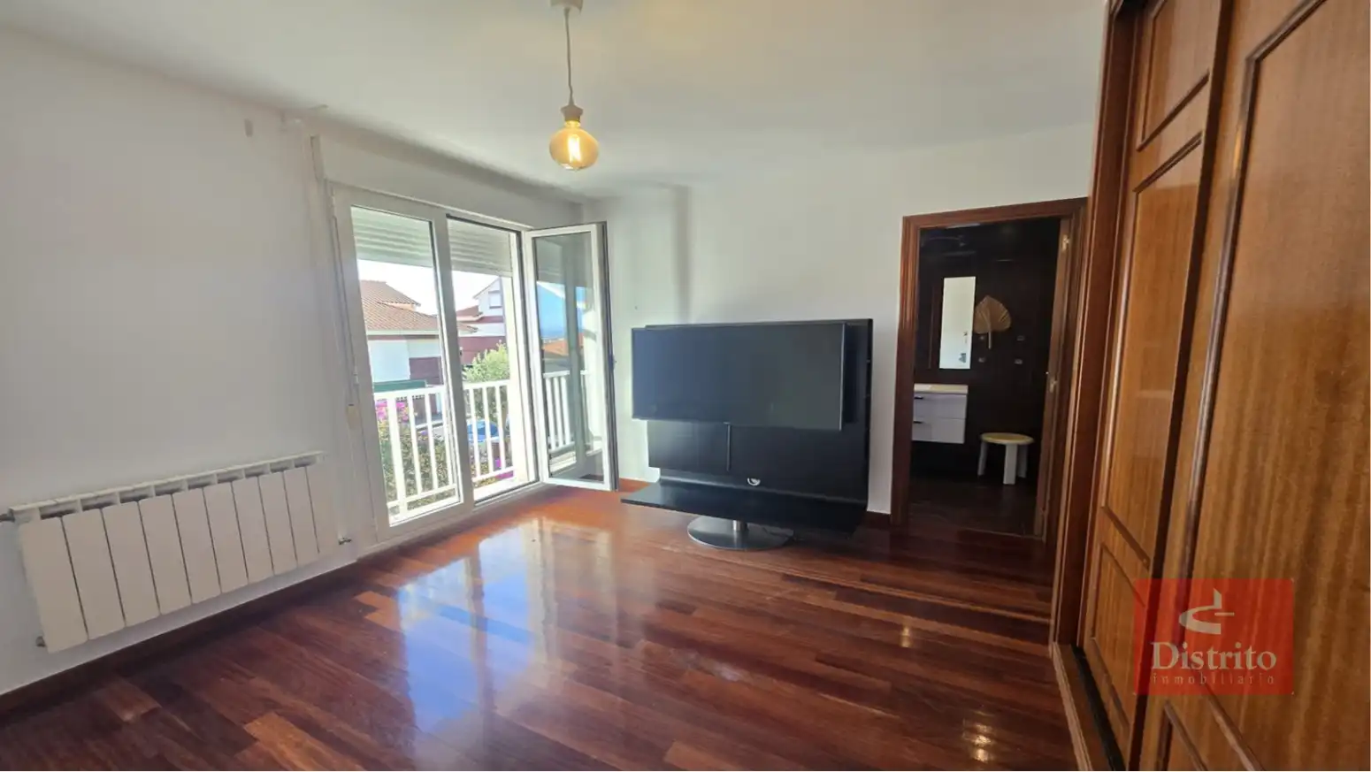 Sala d'estar de Casa adosada de lloguer en Santander amb Calefacció