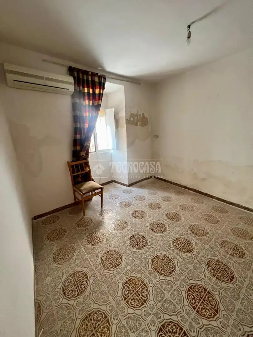 Habitación de Casa adosada en venta en Baeza con Aire acondicionado y Terraza