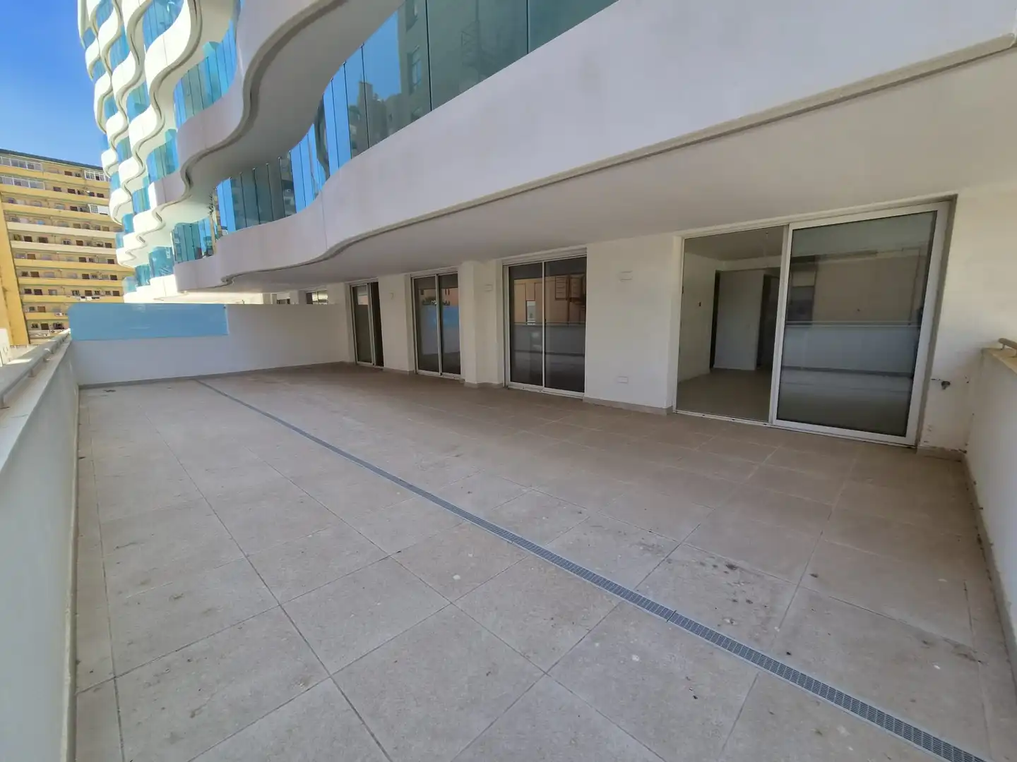 Piso de obra nueva con piscina en venta en Calle Colón 6, imagen 3