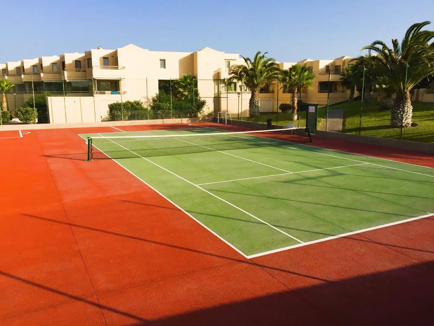 Vista exterior de Casa adosada en venta en Granadilla de Abona con Aire acondicionado, Jardín privado y Terraza