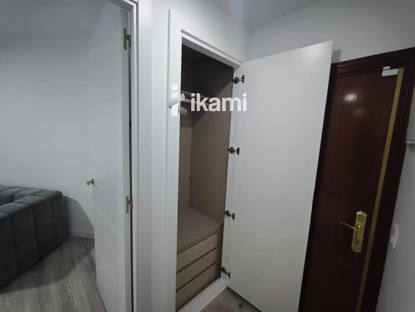 Habitación de Piso en venta en Madrid con Calefacción, Jardín privado y Amueblado