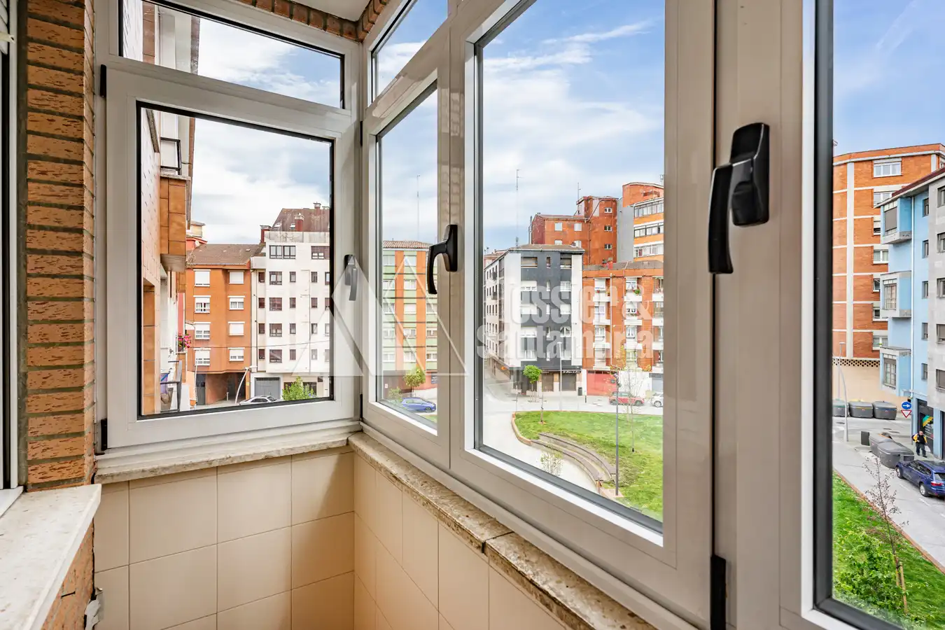 Habitación de Piso en venta en Gijón  con Calefacción, Trastero y Amueblado