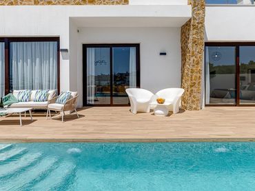 Xalet amb piscina en venda a Finestrat Pueblo