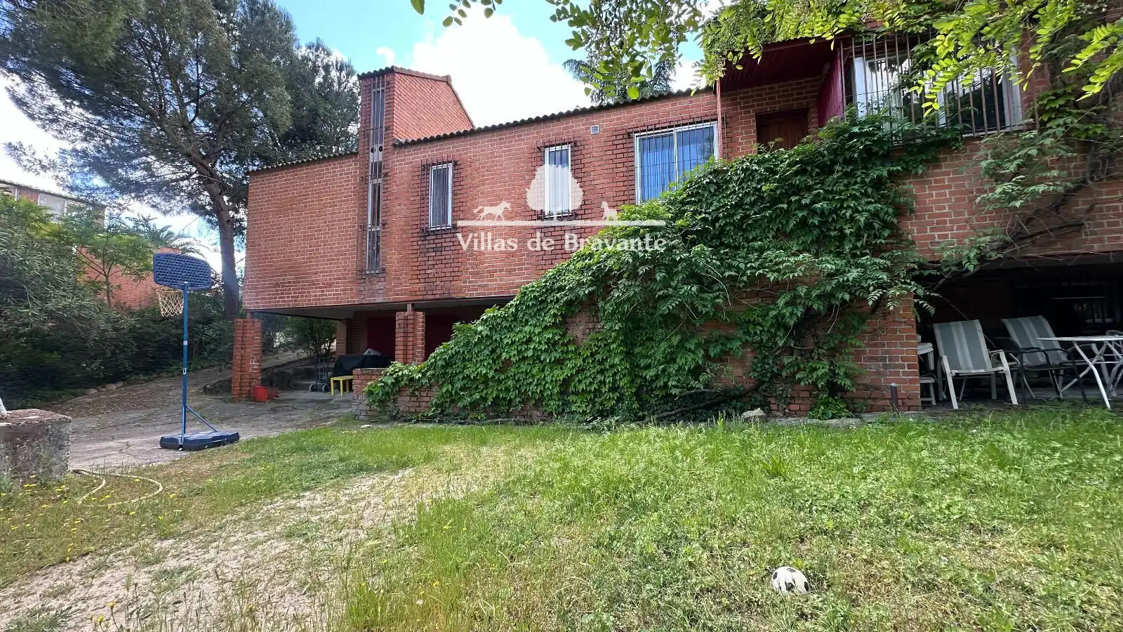 Exterior view of Houses for sale in Las Rozas de Madrid  with Heating, Parquet flooring and Terrace