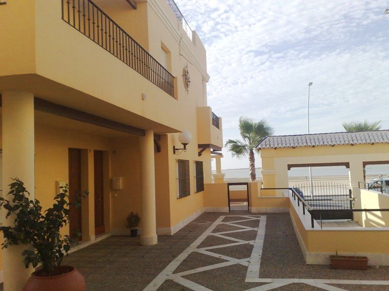 Casa adosada de lloguer a Calle Esteban de Boutelou, Centro - Calzada - Cabo Noval