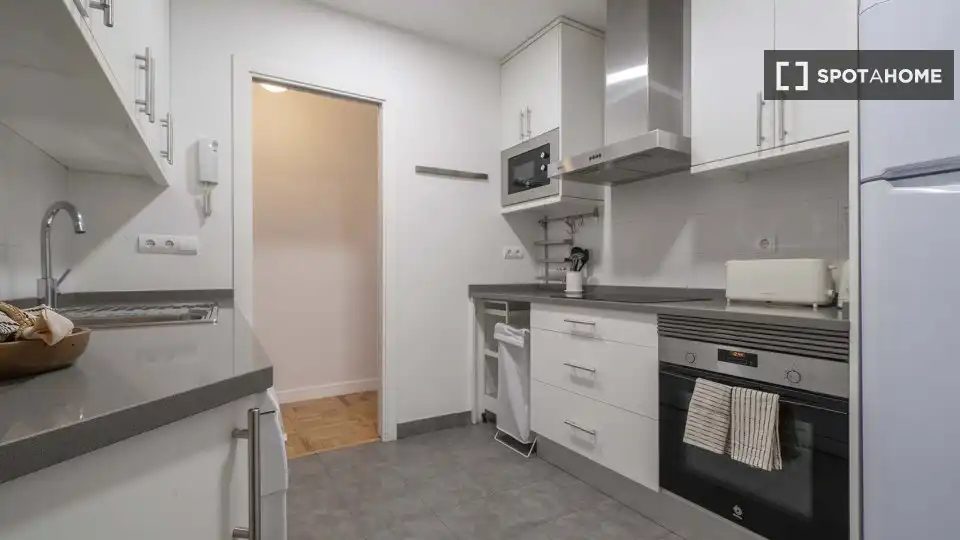 Cocina de Piso de alquiler en Madrid con Aire acondicionado, Calefacción y Amueblado