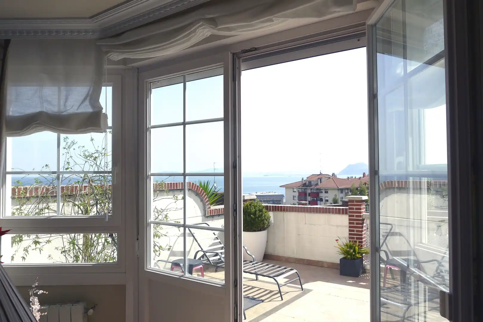 Schlafzimmer von Einfamilien-Reihenhaus zum Verkauf in Castro-Urdiales mit Heizung, Terrasse und Abstellraum