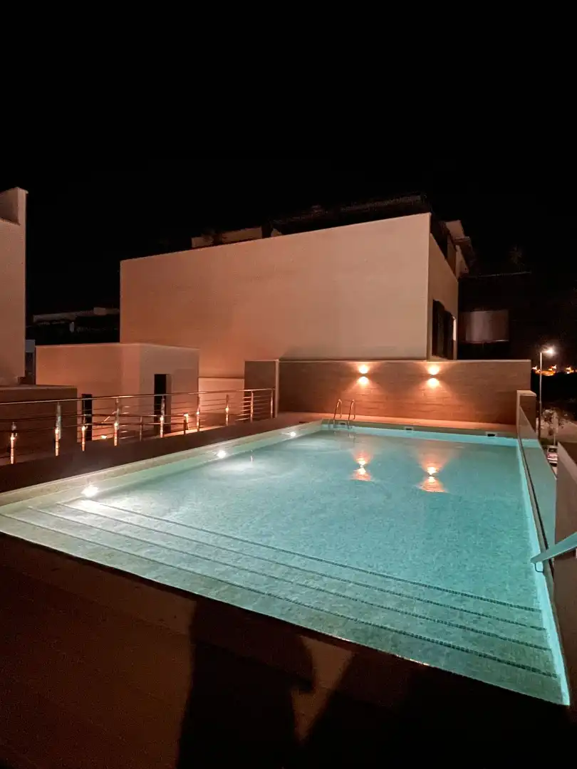 Piscina de Estudio de alquiler en Maracena con Aire acondicionado, Calefacción y Parquet