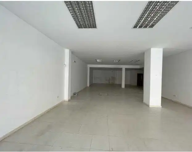 Local comercial en venta en Coria del Río, imagen 3