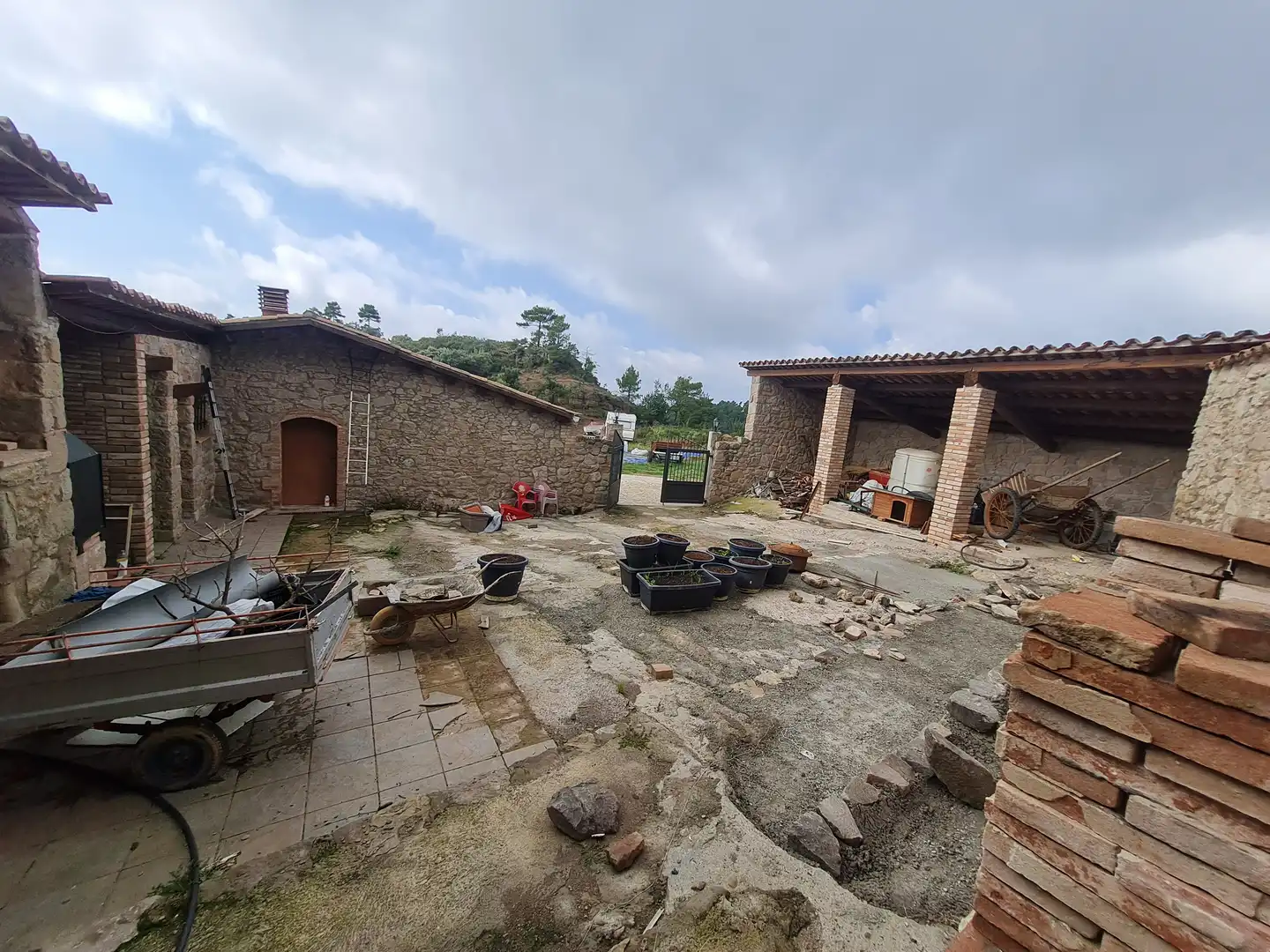 Country homes for sale in Olvan