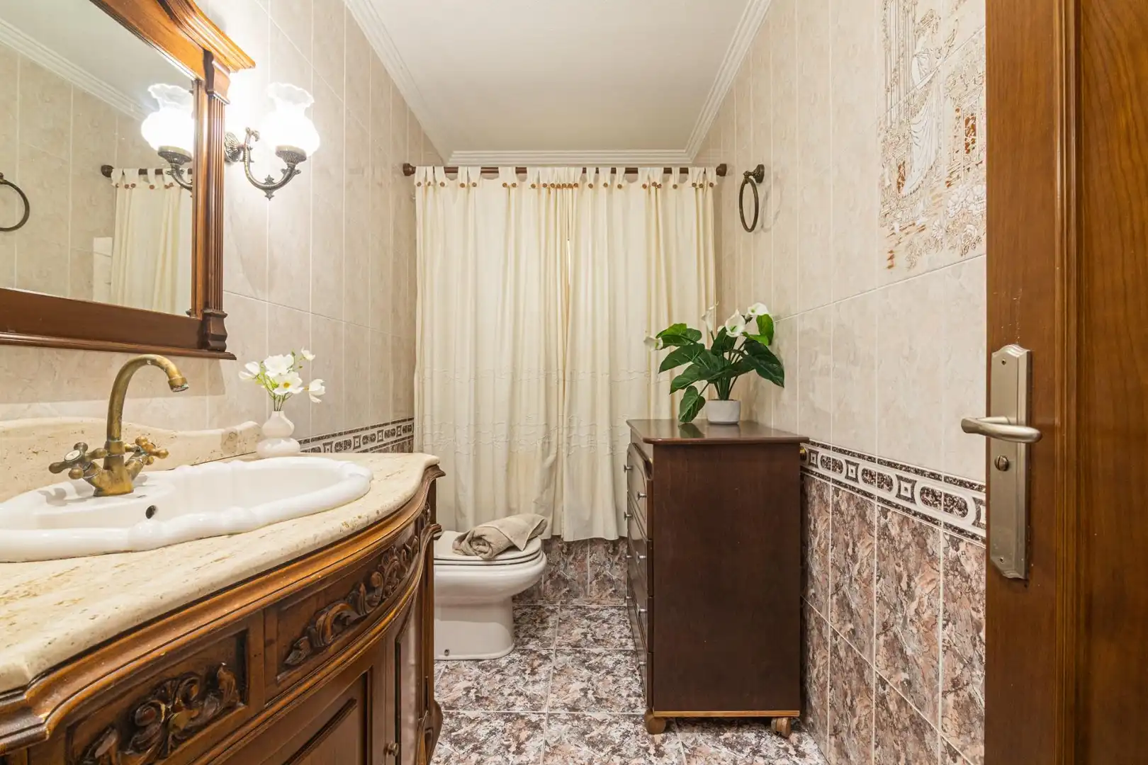 Baño de Planta baja en venta en Elche / Elx con Aire acondicionado, Calefacción y Terraza