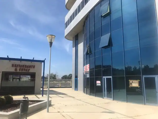 Vista exterior de Oficina de lloguer en Sevilla amb Aire condicionat, Calefacció i Internet