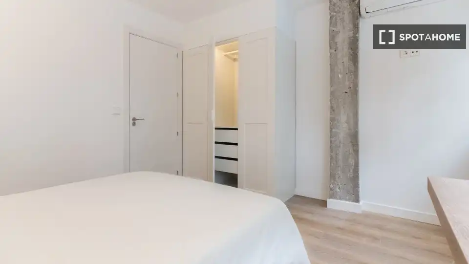 Room in Los Rosales