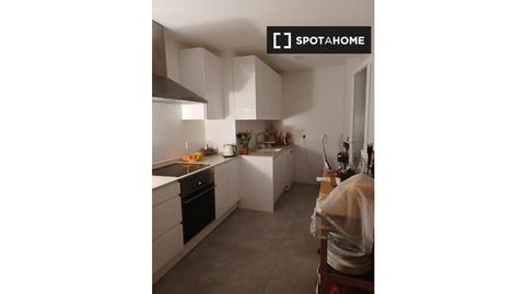Foto 5 de Habitación en Canillejas, Madrid Capital