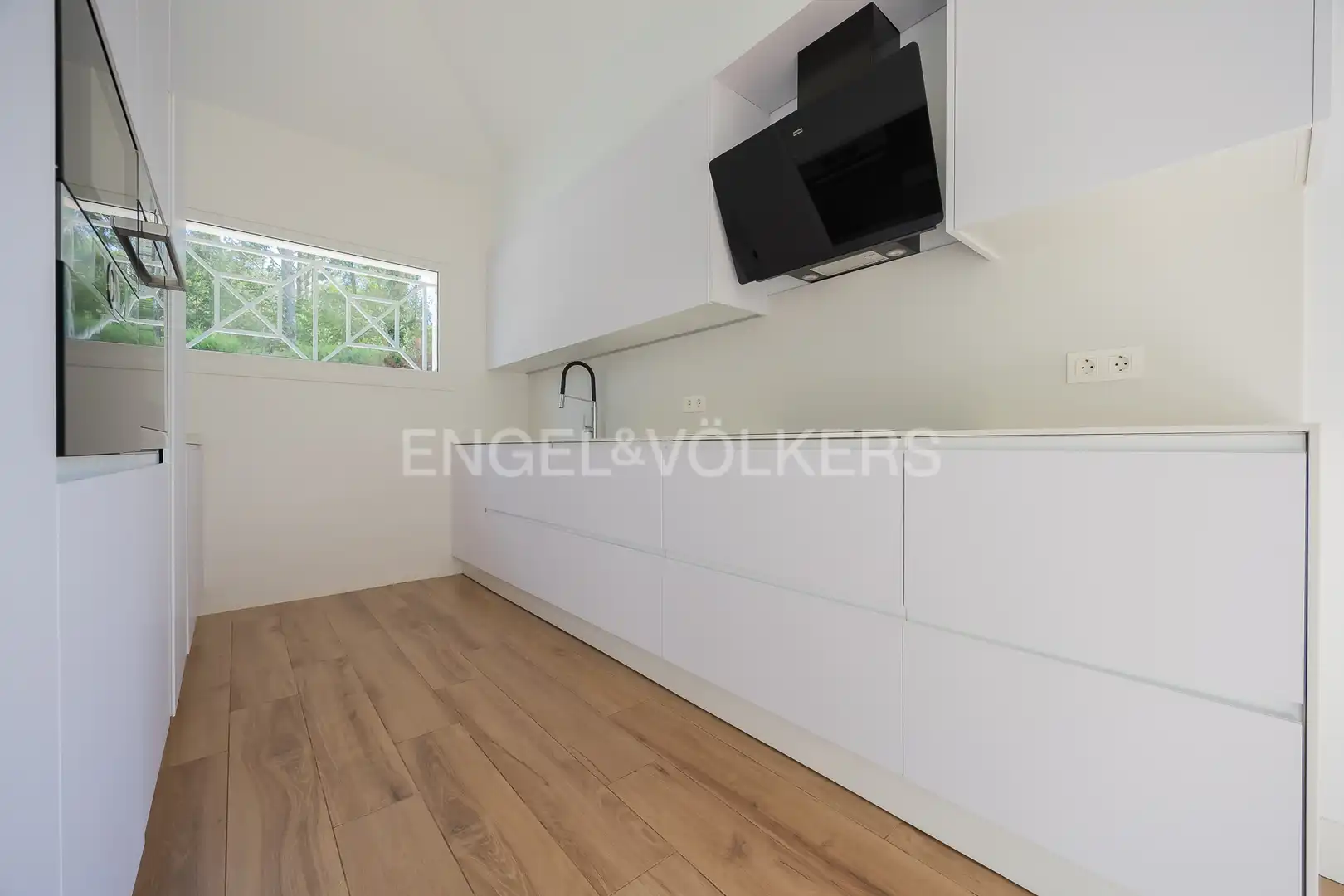 Cocina de Casa adosada en venta en Larrabetzu con Aire acondicionado, Calefacción y Jardín privado