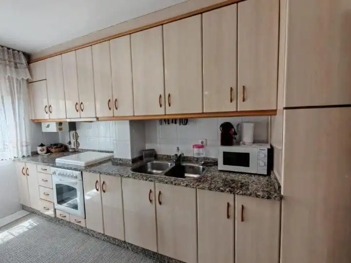 Cuina de Pis en venda en A Cañiza   amb Calefacció i Terrassa