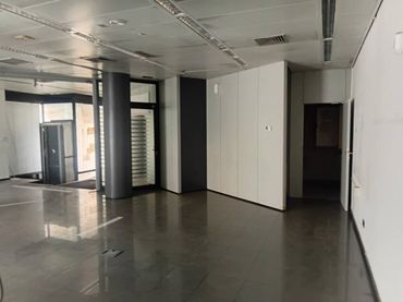 Business premises to rent in Sud