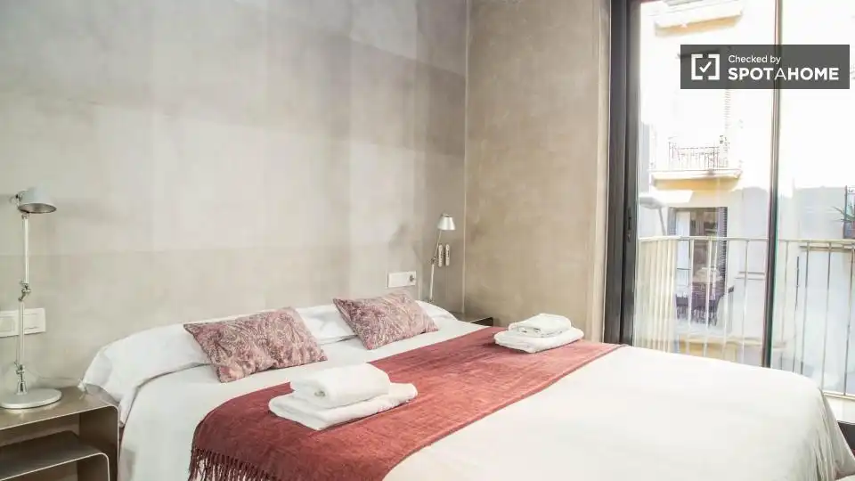 Flat with terrace to rent in Sarrià - Sant Gervasi
