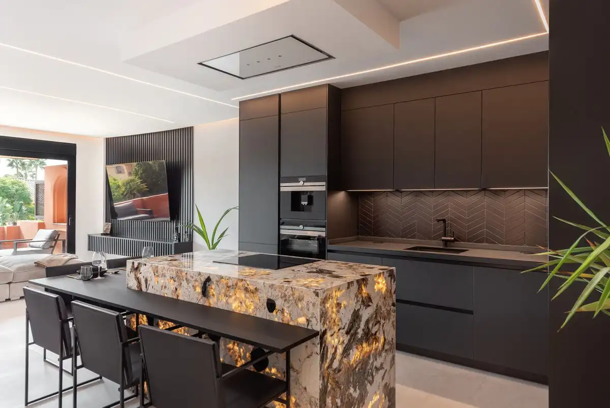 Apartament amb piscina en venda a Nueva Andalucía, imagen 3