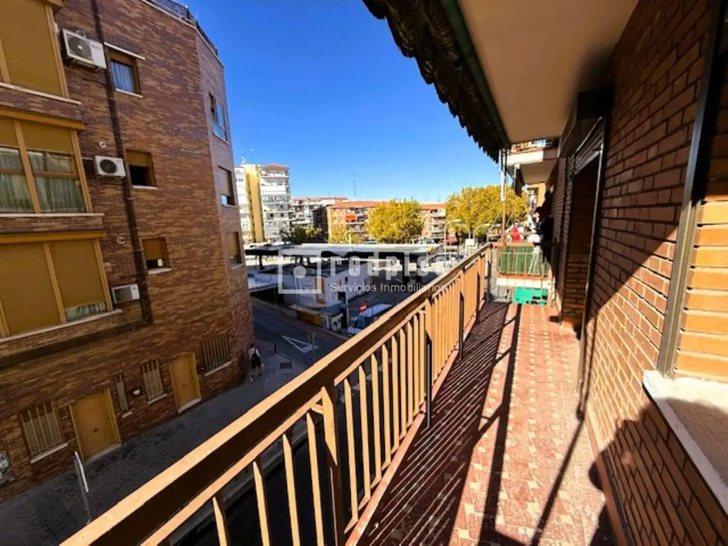 Außenansicht von Wohnung zum Verkauf in Madrid mit Heizung, Parkett und Terrasse
