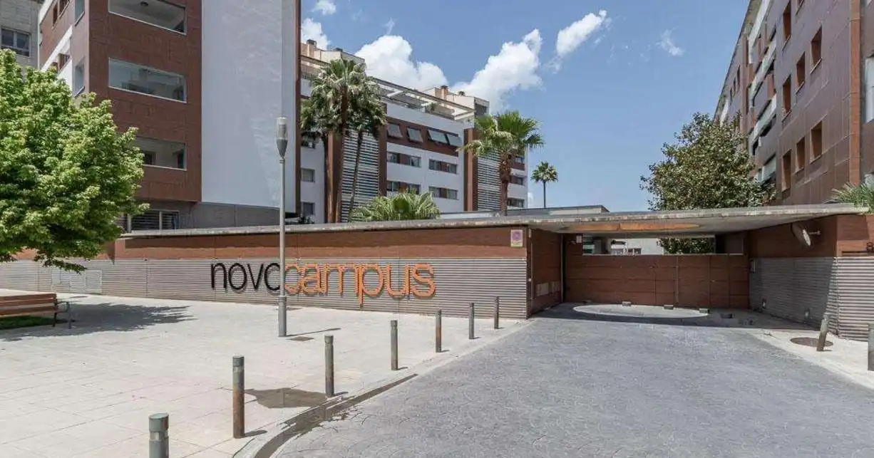 Appartamento con piscina in vendita a Campus de la Salud, imagen 3