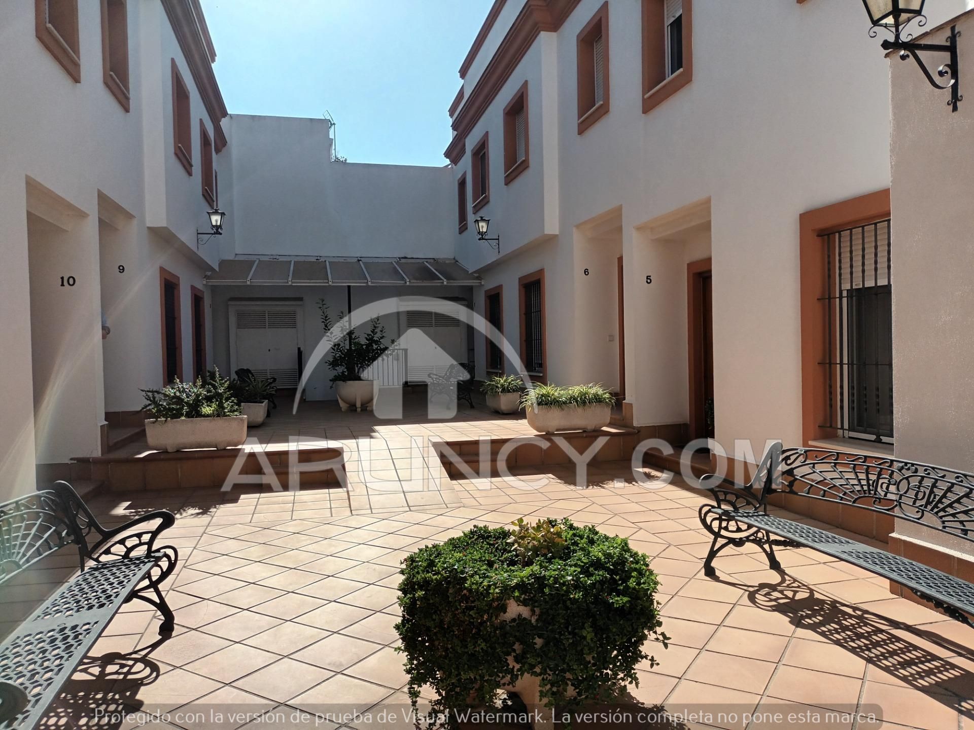 Exterior view of Single-family semi-detached for sale in Chiclana de la Frontera  with Air Conditioner, Terrace and Storage room