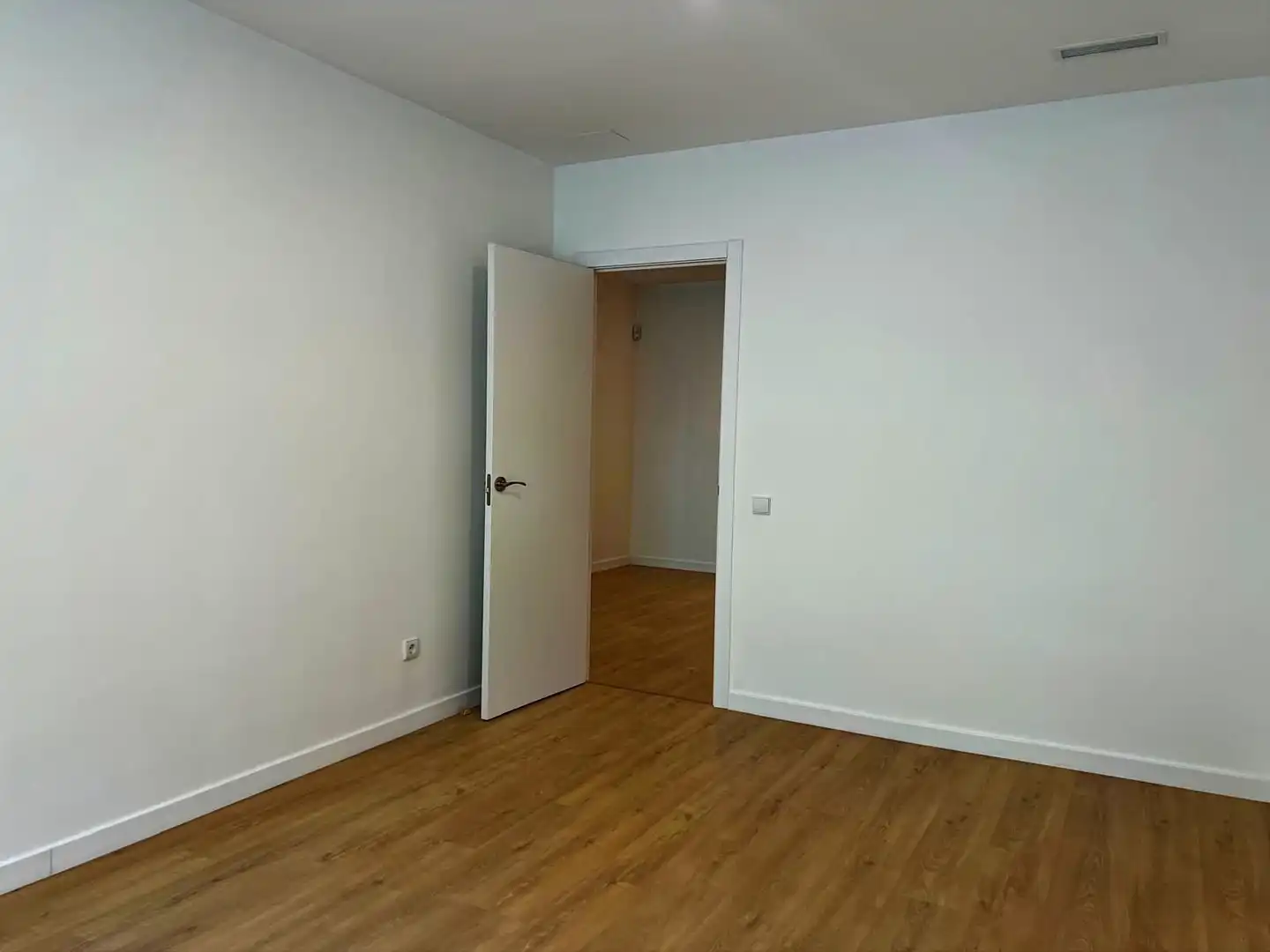 Schlafzimmer von Wohnung zum Verkauf in Barcelona mit Klimaanlage, Heizung und Parkett