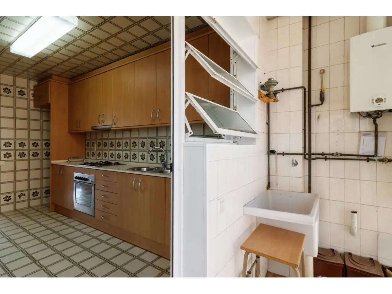 Kitchen of Apartments for sale in Castelldefels  with Terrace, Storage room and Community pool