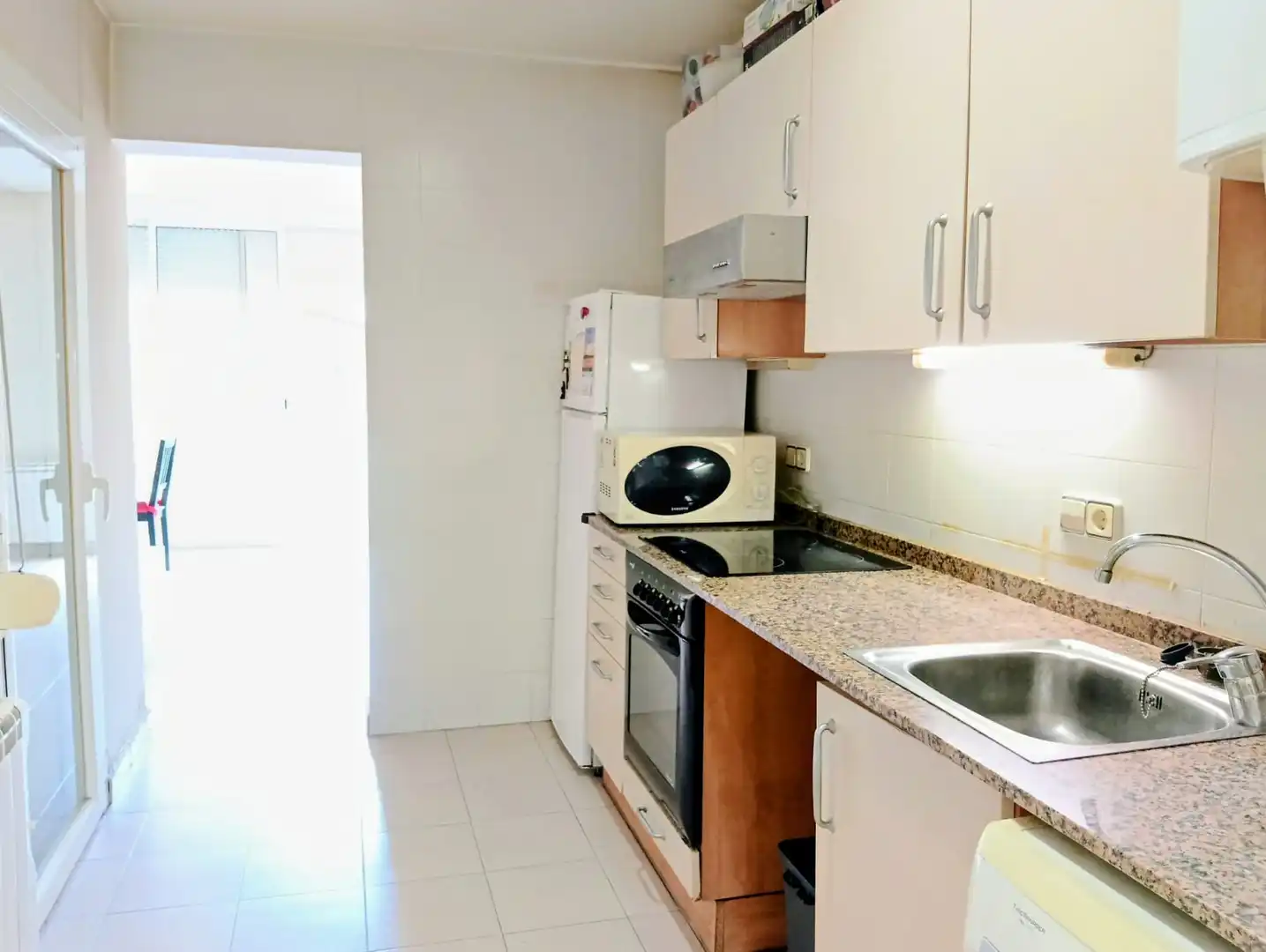 Cuina de Planta baixa en venda en Barcelona amb Terrassa i Forn