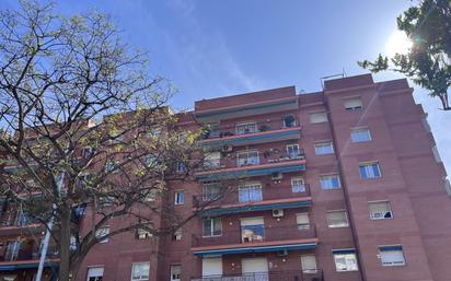 Exterior view of Flat for sale in  Barcelona Capital  with Air Conditioner and Terrace